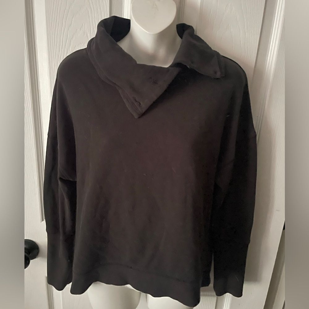 Victoria's Secret Supermodel Essentials blk sweatshirt top button cowl neck XS